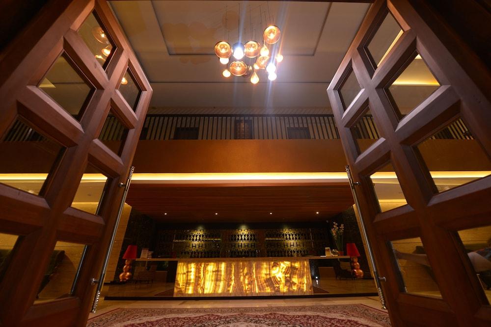 Grand Tjokro Hotel Balikpapan Kültér fotó