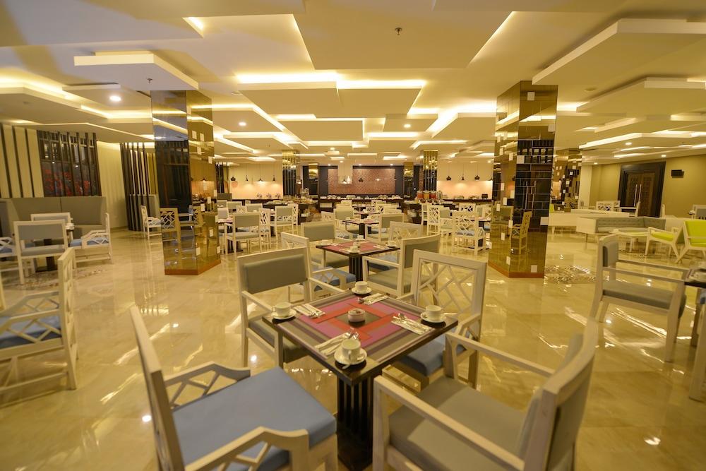 Grand Tjokro Hotel Balikpapan Kültér fotó