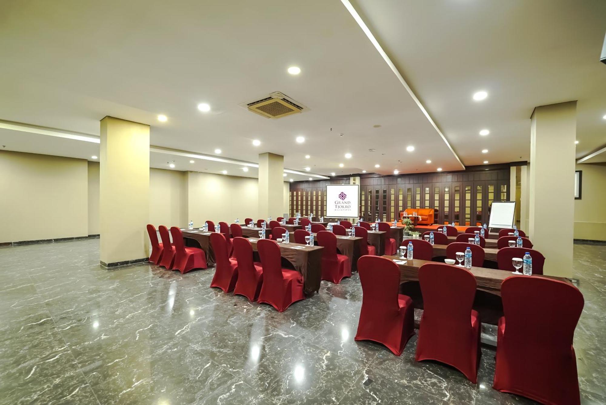 Grand Tjokro Hotel Balikpapan Kültér fotó