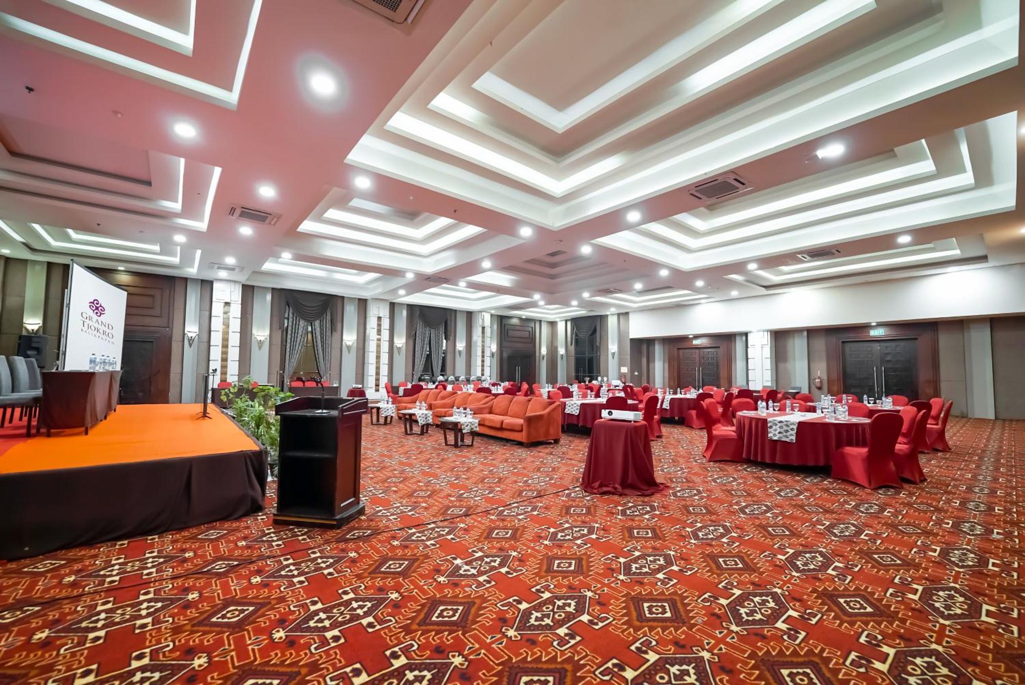 Grand Tjokro Hotel Balikpapan Kültér fotó