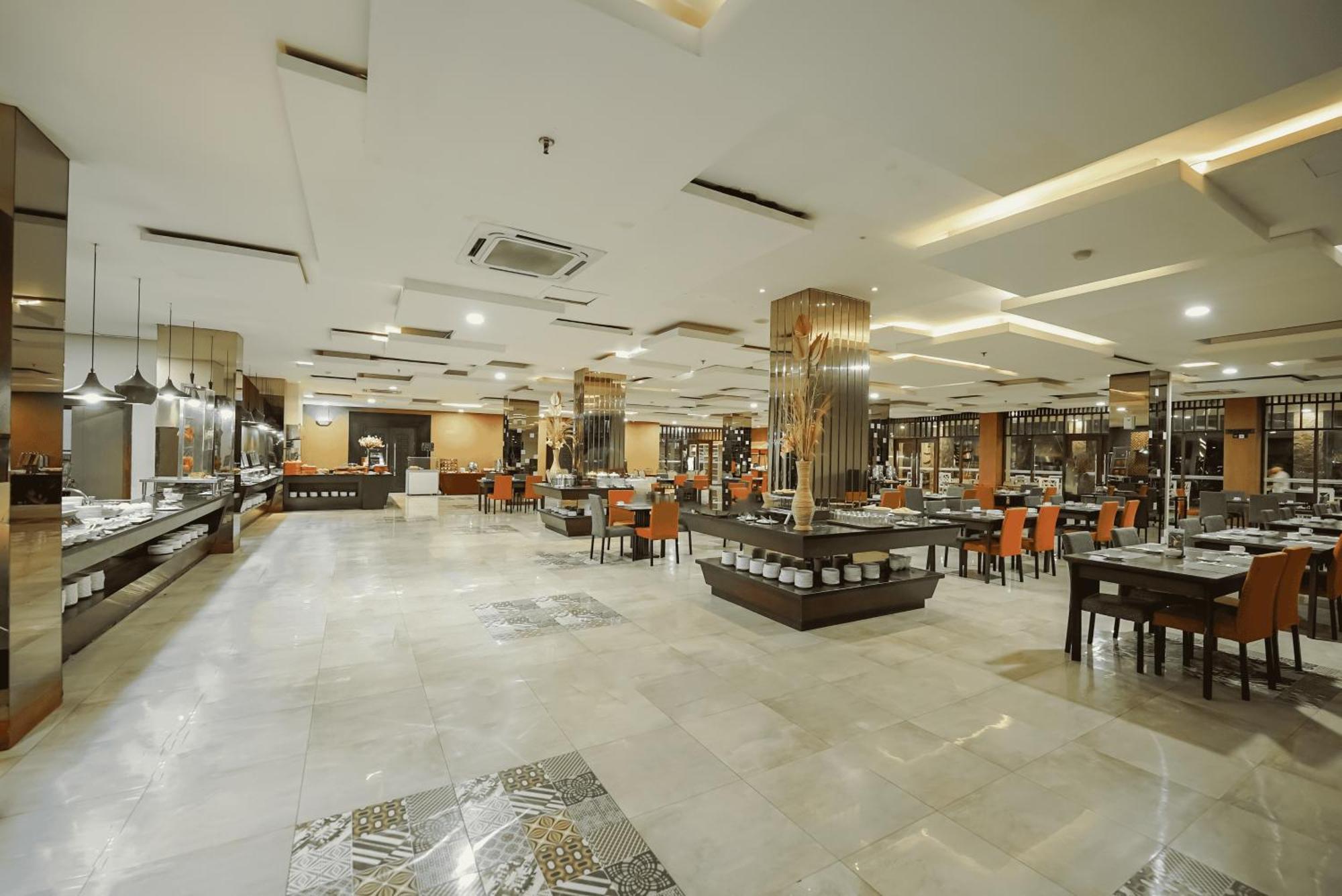 Grand Tjokro Hotel Balikpapan Kültér fotó