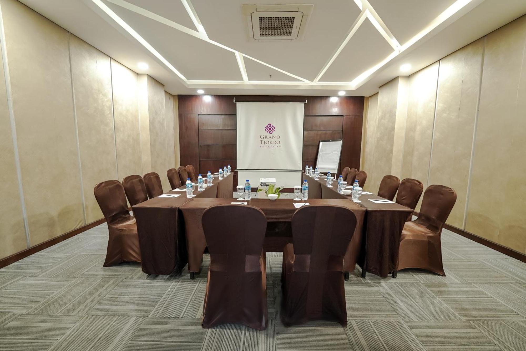 Grand Tjokro Hotel Balikpapan Kültér fotó
