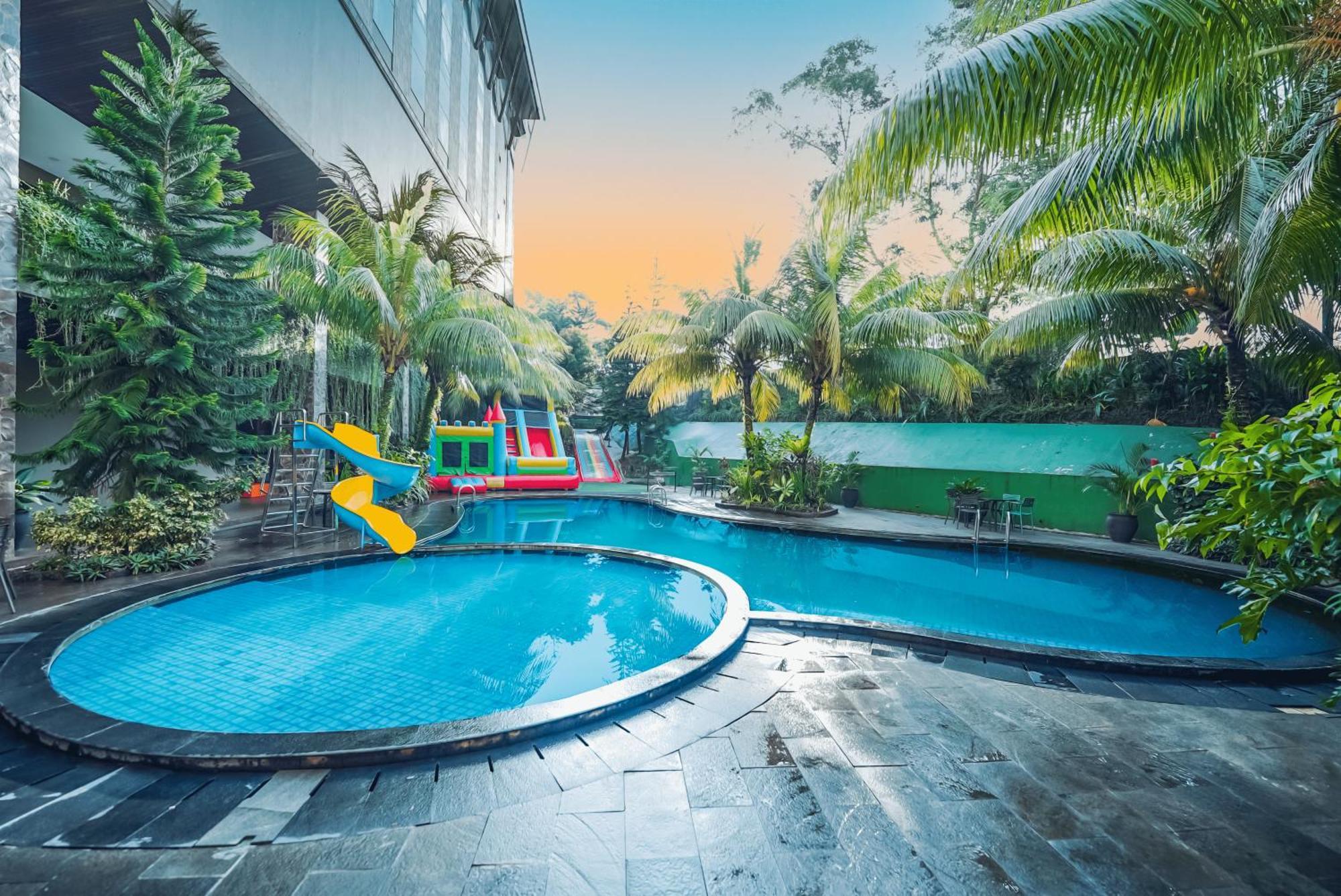 Grand Tjokro Hotel Balikpapan Kültér fotó