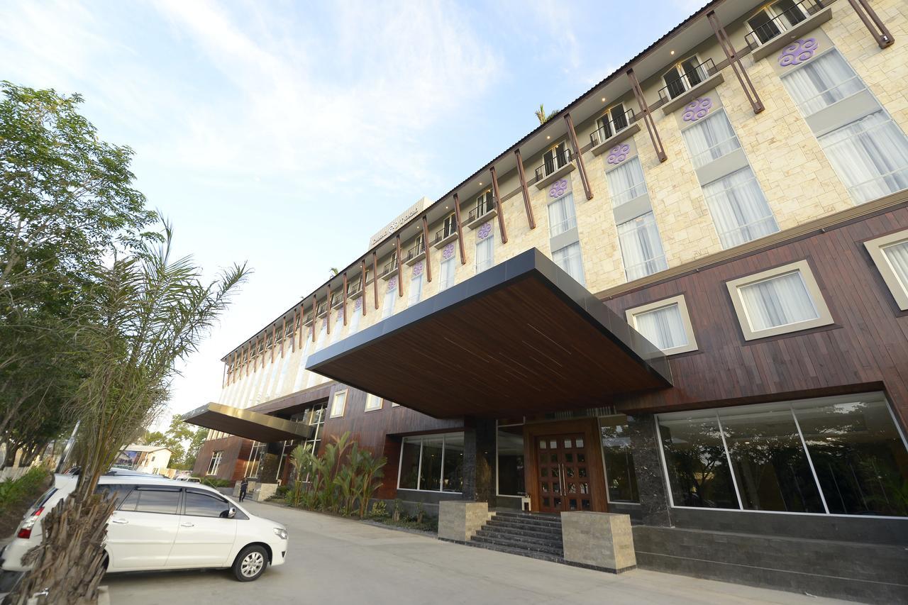 Grand Tjokro Hotel Balikpapan Kültér fotó