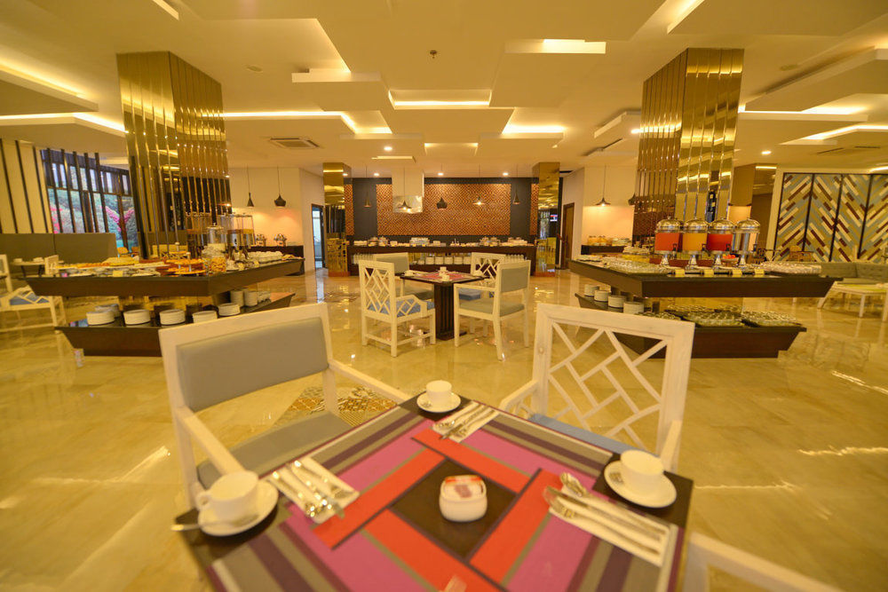 Grand Tjokro Hotel Balikpapan Kültér fotó