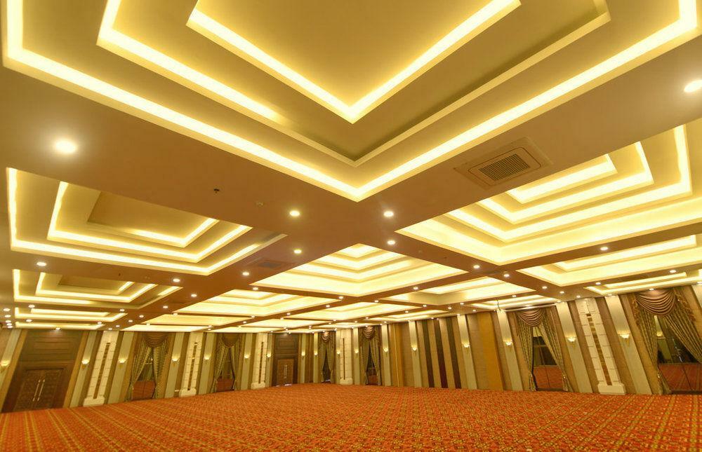 Grand Tjokro Hotel Balikpapan Kültér fotó